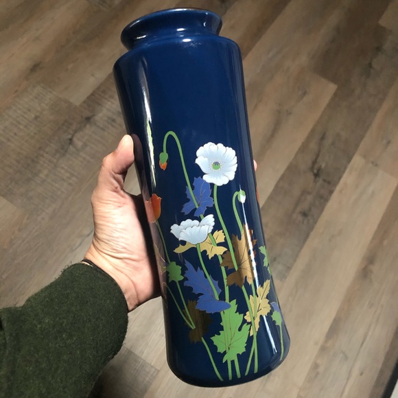 Japanese Oriental Navy Blue Poppy Vase - Picture 8 of 9